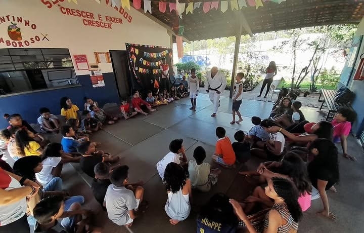 Atividades do IDESBA com crianças e jovens